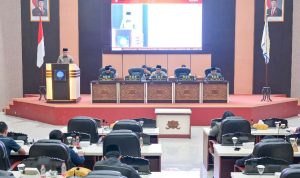 WALIKOTA Ternate M. Tauhid Soleman menyampaikan pidato pada penetapan APBD Perubahan 2026 di DPRD Kota Ternate, Selasa (29/9/2026)