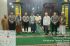 KETUA DPC Gerindra Kota Ternate Jamian Kolengsusu (keempat dari kanan) pose bersama personel polisi dan jamaah subuh lainnya di masjid Kampung Pisang